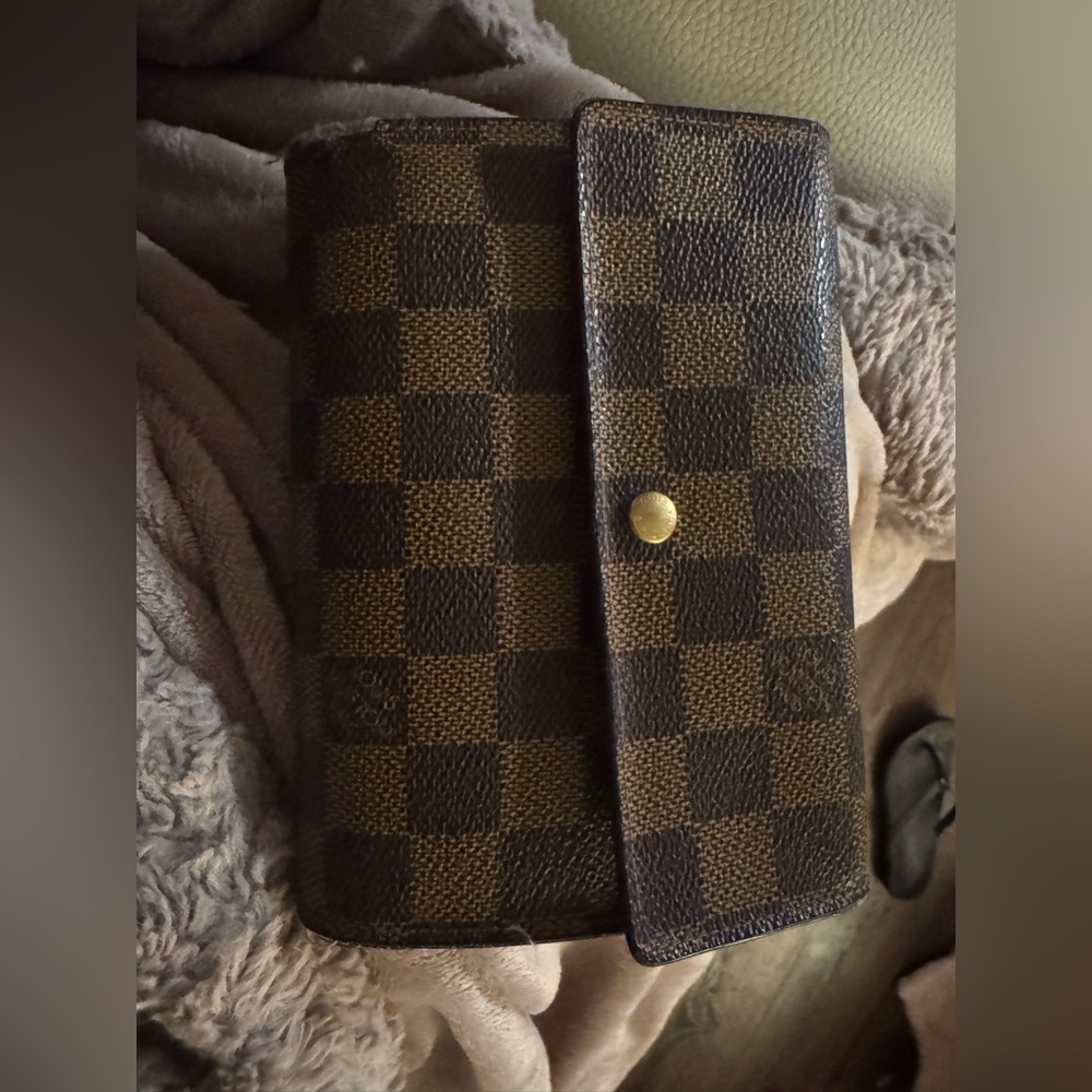 AUTHENTIC Louis Vuitton Damier Ebene Porte Tresor International Wallet.